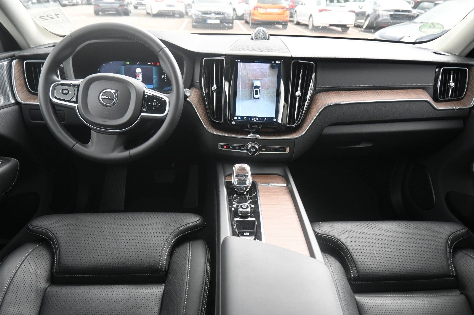 Fahrzeugabbildung Volvo XC60 T8 Ultimate Bright RC Plug-In B&W*LUFT*360°