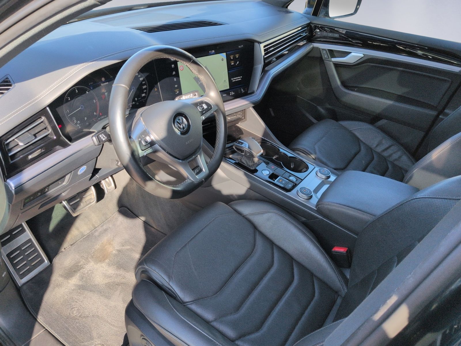 Touareg 3.0 TDI 4M tiptronic R Line STHZ+LUFT+