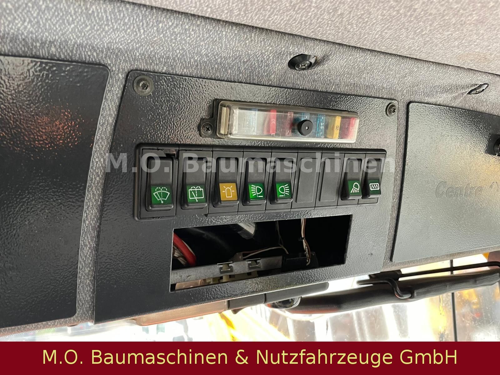 Fahrzeugabbildung BOMAG BW 154 AP-AM / Walze /