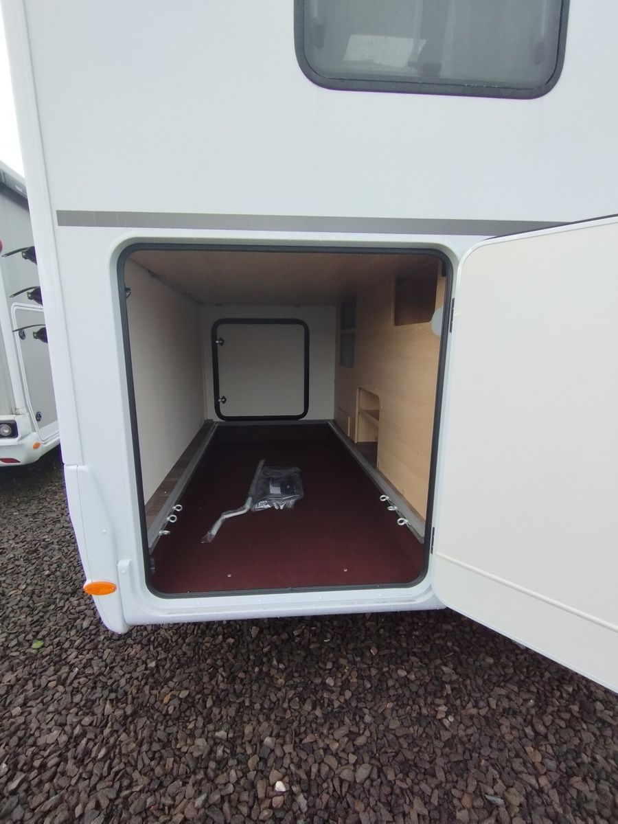Fahrzeugabbildung Sunlight Adventure T 67 Hubbett,Automatik
