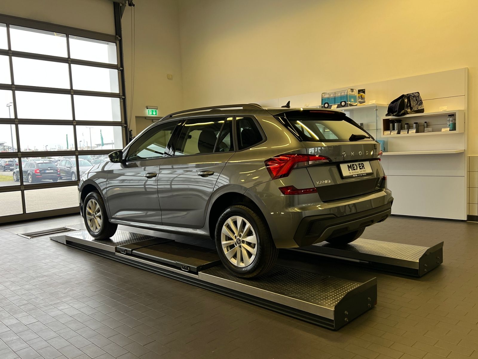 Fahrzeugabbildung SKODA Kamiq Selection 1.0 TSI DSG *AHK, LED, Komfortpa
