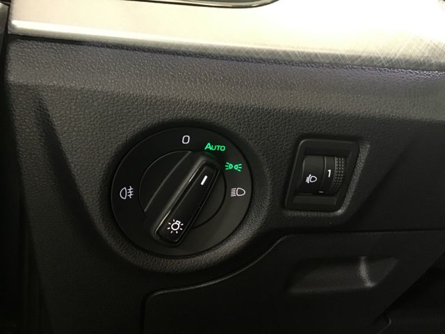 Fahrzeugabbildung Skoda Kamiq Tour 1.0 TSI DSG/LED/SHZ/Tempo/SmartLink