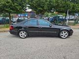 Mercedes-Benz E-Klasse Lim. E 200CDI AVANTGARDE-XENON-NAVI-AHK - Mercedes-Benz E 200 aus 2008