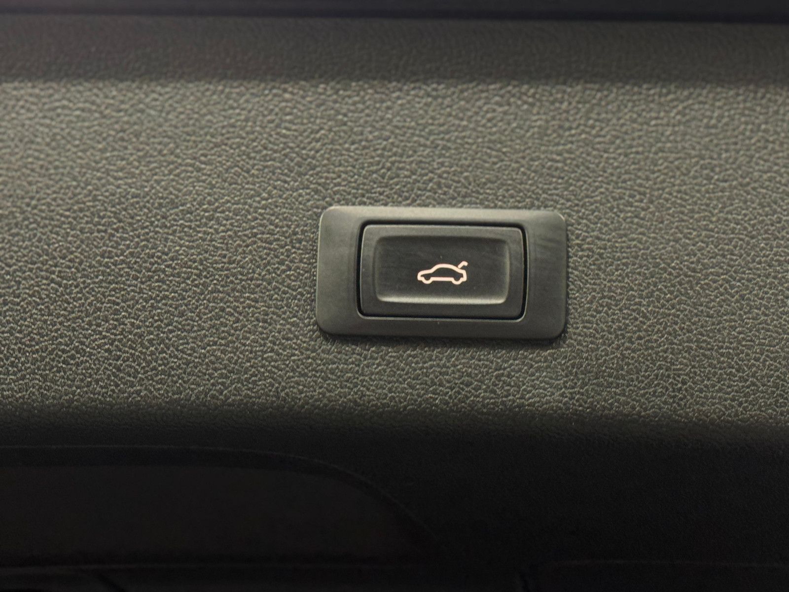 Fahrzeugabbildung Audi A4 Avant 2.0 TDI |1-HAND|S-LINE|NAVI|TÜV 09/26|