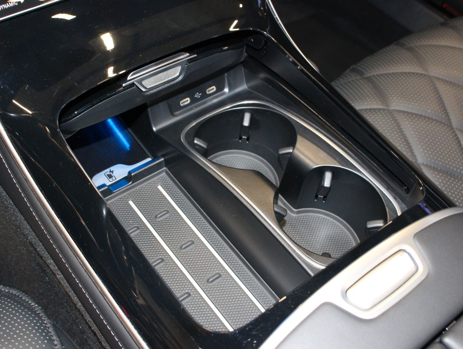 Fahrzeugabbildung Mercedes-Benz S 500 4Matic AMG Line Pano*Burmester*HUD