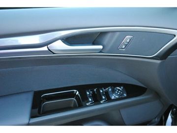 Fahrzeugabbildung Ford Mondeo 2.0 Titanium+AUTOMATIK+KEYFREE+LED+KAMERA