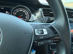 Fahrzeugabbildung Volkswagen Golf VII Lim 1.6 TDI Comfortline *ACC*SHZ*PANO*
