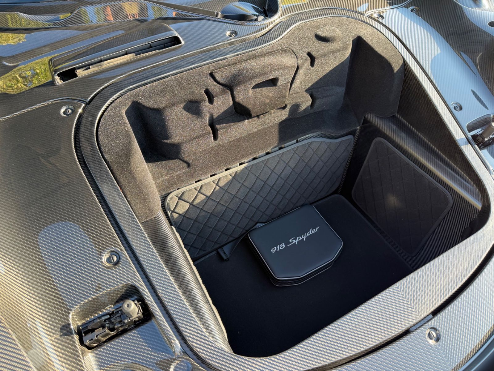 Porsche 918 Spyder METEORGRAU  LIFT 18