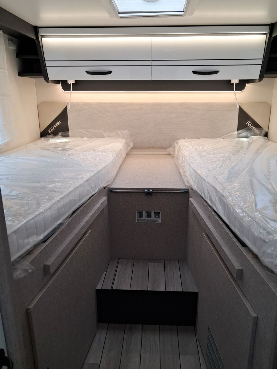 Fahrzeugabbildung Forster T F745 EB LTE,Solar,Markise,Lithium,Hubbett