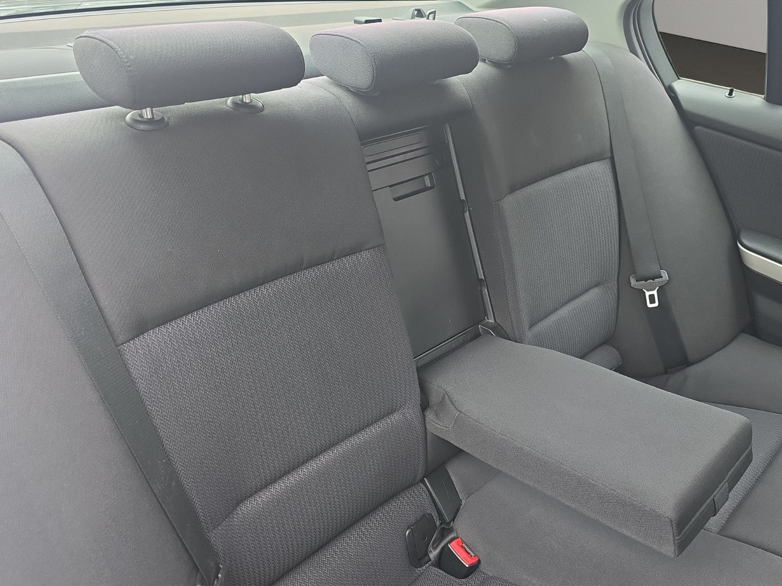 Fahrzeugabbildung BMW 325 DIESEL + NAVIGATION + TEMPOMAT + SITZHEIZUNG