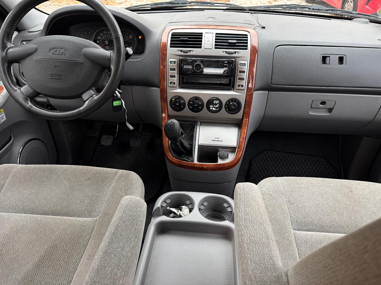 Kia Carnival 2006 — photo 22