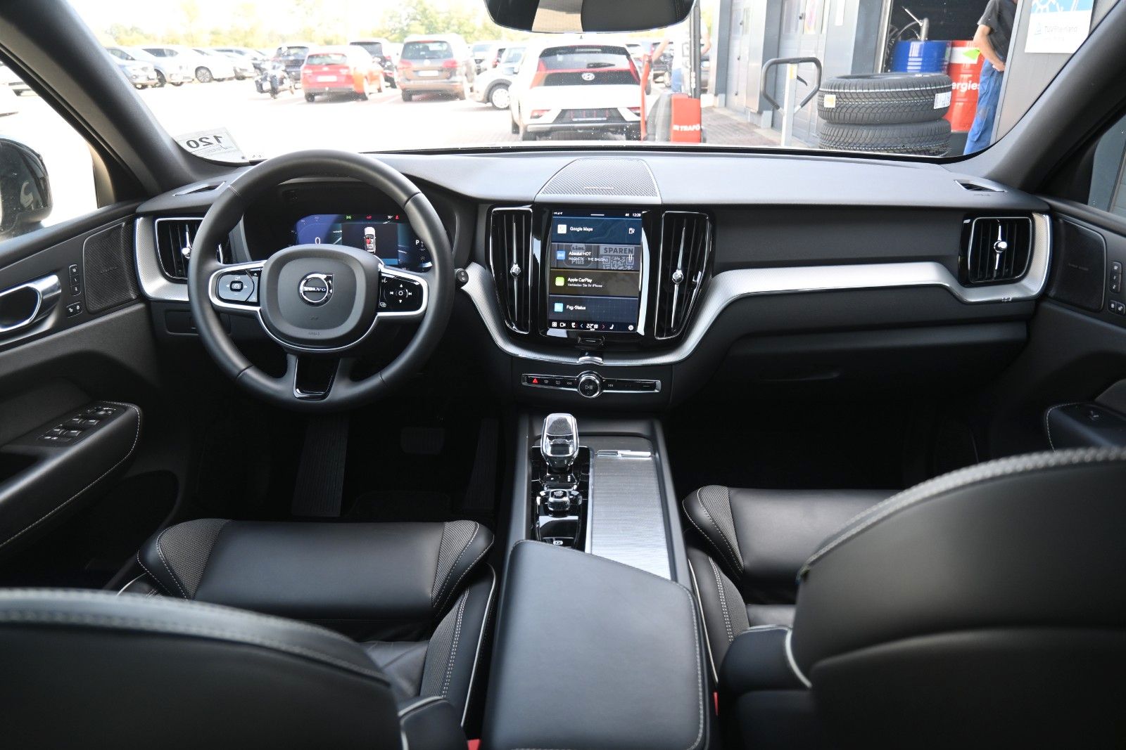 Fahrzeugabbildung Volvo XC60 B4 AWD Plus Dark*LED*PANO*STHZ*H&K*360°*AHK