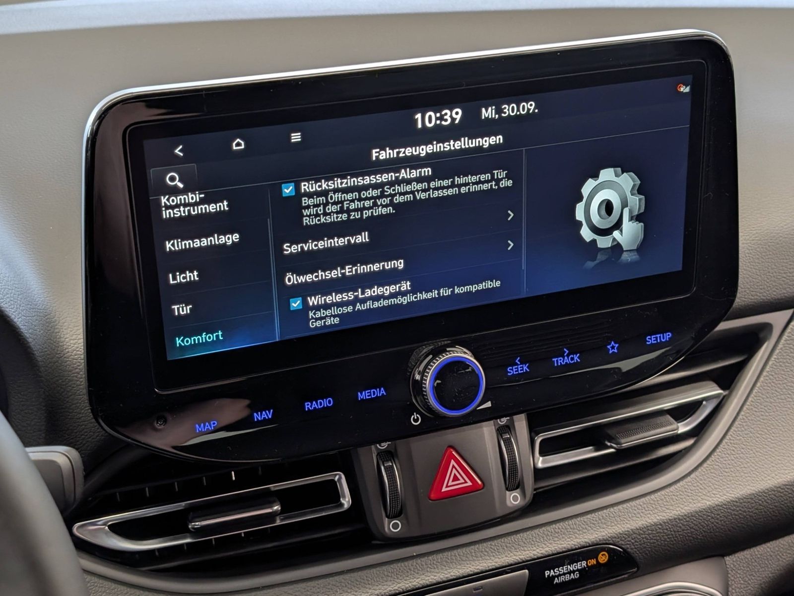 HYUNDAI i30 Kombi 1.6 T-GDI Trend Automatik SHZ Navi – Bild 29