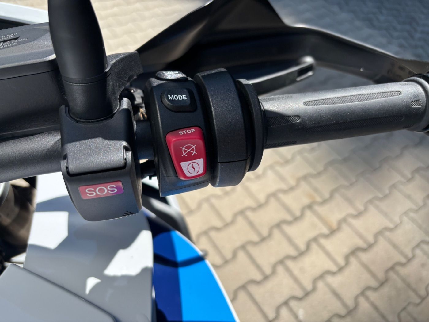 Fahrzeugabbildung BMW S 1000 XR M Paket aus 1. Hand mit Kofferset Öl I