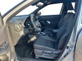 Toyota Yaris Cross Hybrid 1.5 Team D *Matrix*CAM*CarPla - silberne Toyota Yaris Cross