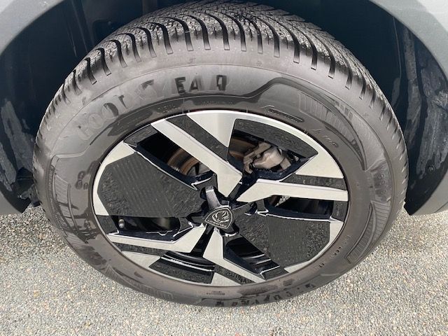 Fahrzeugabbildung Peugeot 2008 GT MildHybrid 145 e-DSC6