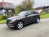 Mercedes-Benz ML 400 4MATIC - - Mercedes-Benz ML 400: Geländewagen