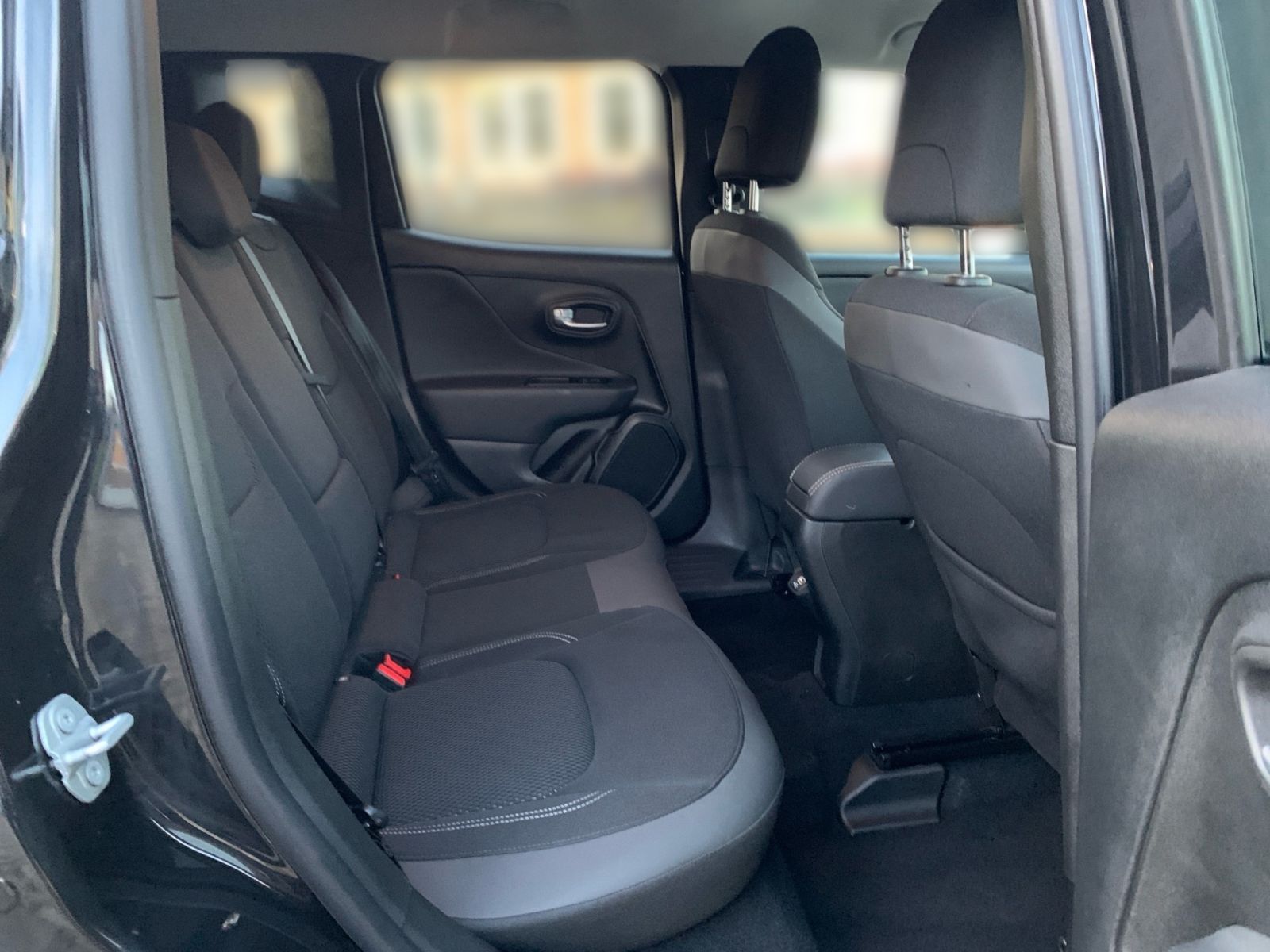 Fahrzeugabbildung Jeep Renegade 1.3 T-GDI Automatik Limited Navi AHK 1H