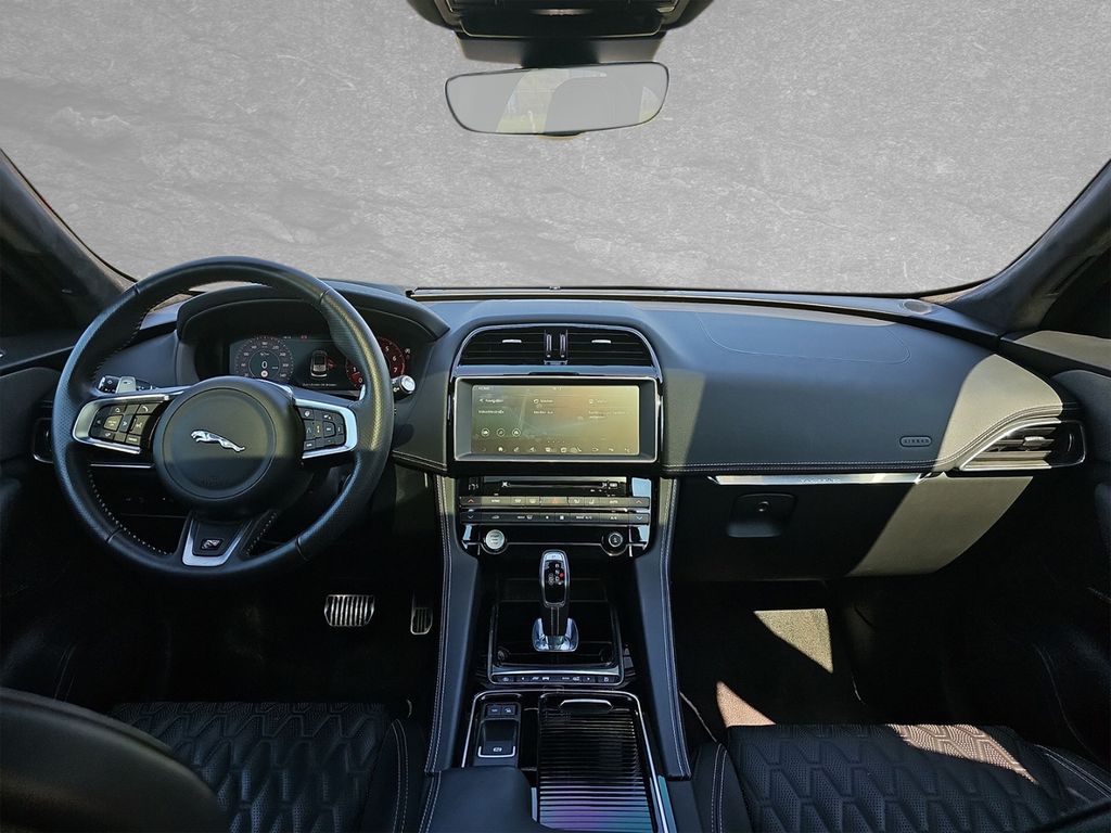 Jaguar F-Pace SVR PANORAMA ACC 22 SITZLÜFTUNG DAB