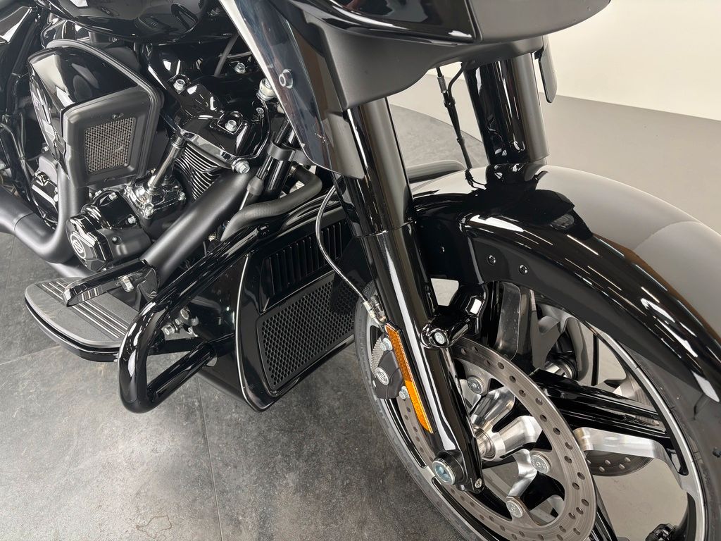 Fahrzeugabbildung Harley-Davidson STREET GLIDE FLHX *NEUWERTIGER ZUSTAND*