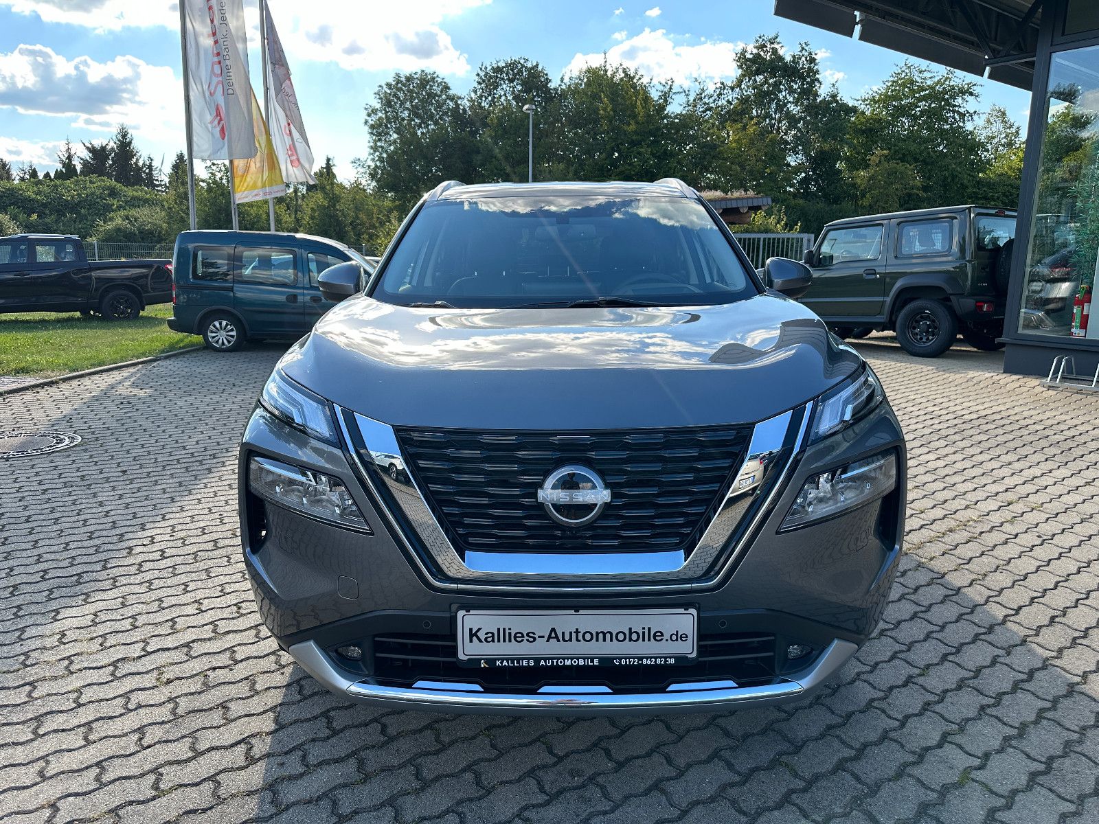 Fahrzeugabbildung Nissan X-Trail 1.5 VC-T Tekna NAVI+ProP+HUD+360+SH+5SI