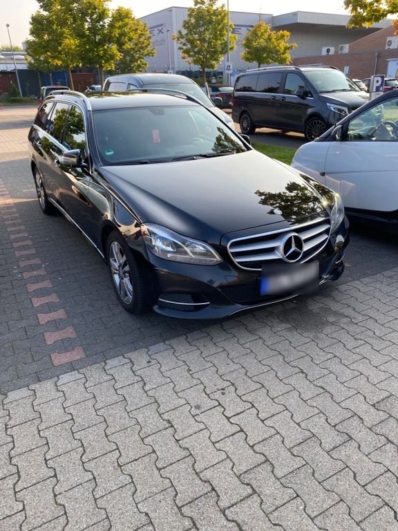 Image of Mercedes-Benz E 200