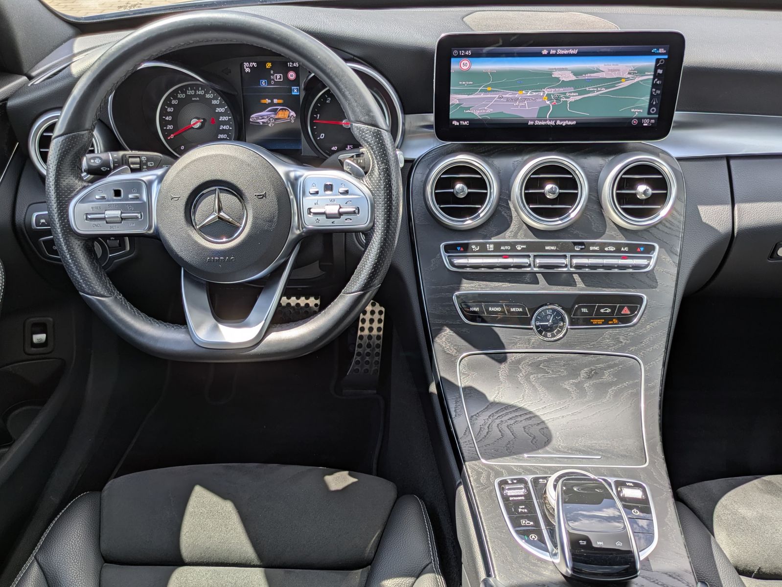 Fahrzeugabbildung Mercedes-Benz C 220 d AMG PANO*360°*MULTIBEAM*BURMESTER*ALCANT