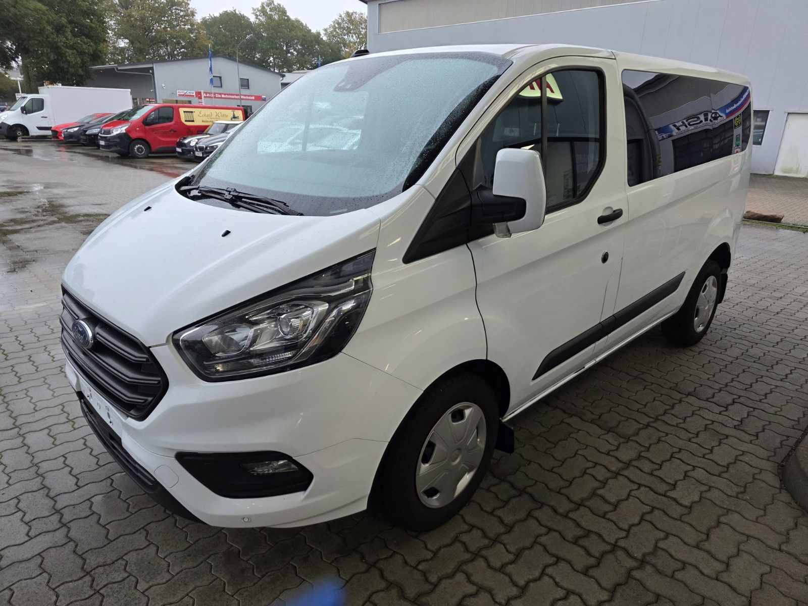 Fahrzeugabbildung Ford Transit/Tourneo CustomKombi 320 L1 Trend
