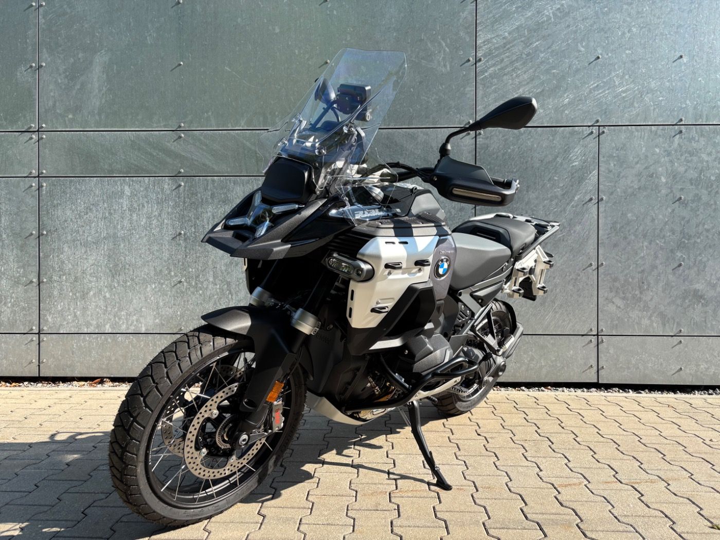 Fahrzeugabbildung BMW R 1300 GS Adventure Triple Black ASA 3 Pakete Ad