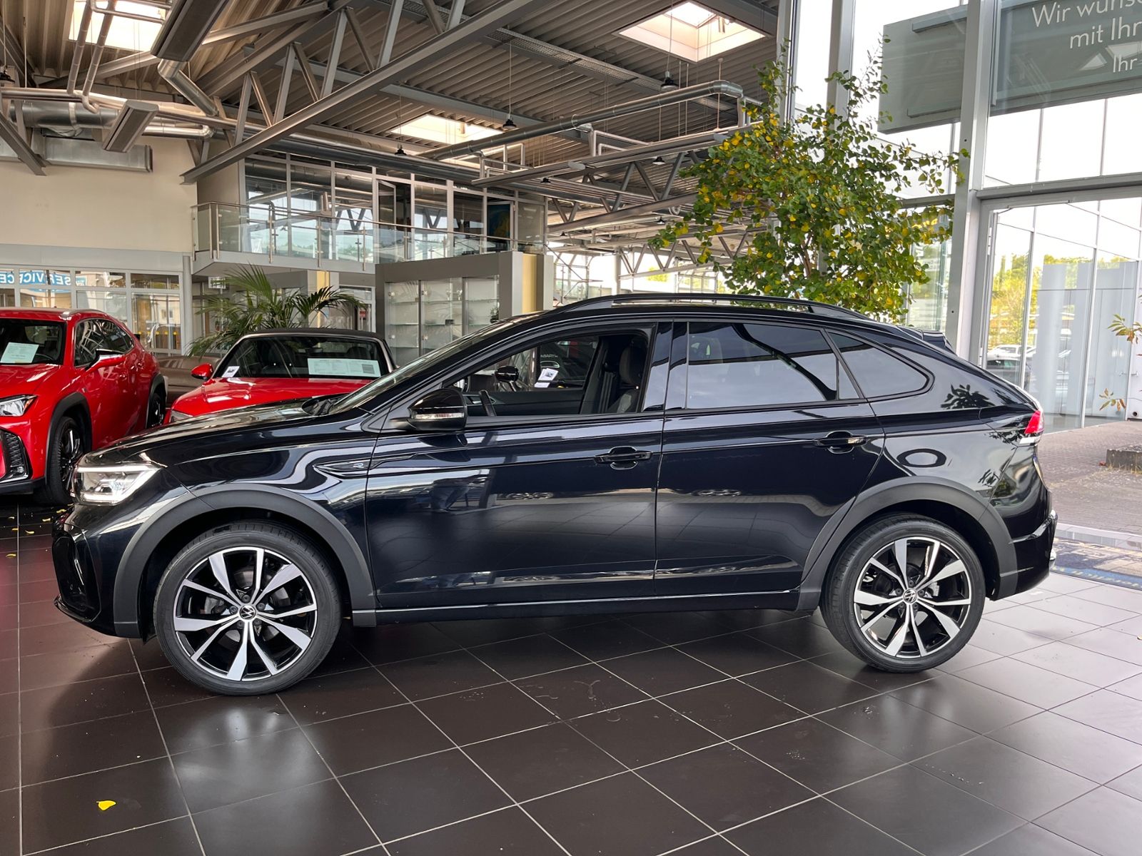 Fahrzeugabbildung Volkswagen Taigo R-Line 1.5 DSG KLIMA AHK LED NAV SHZ