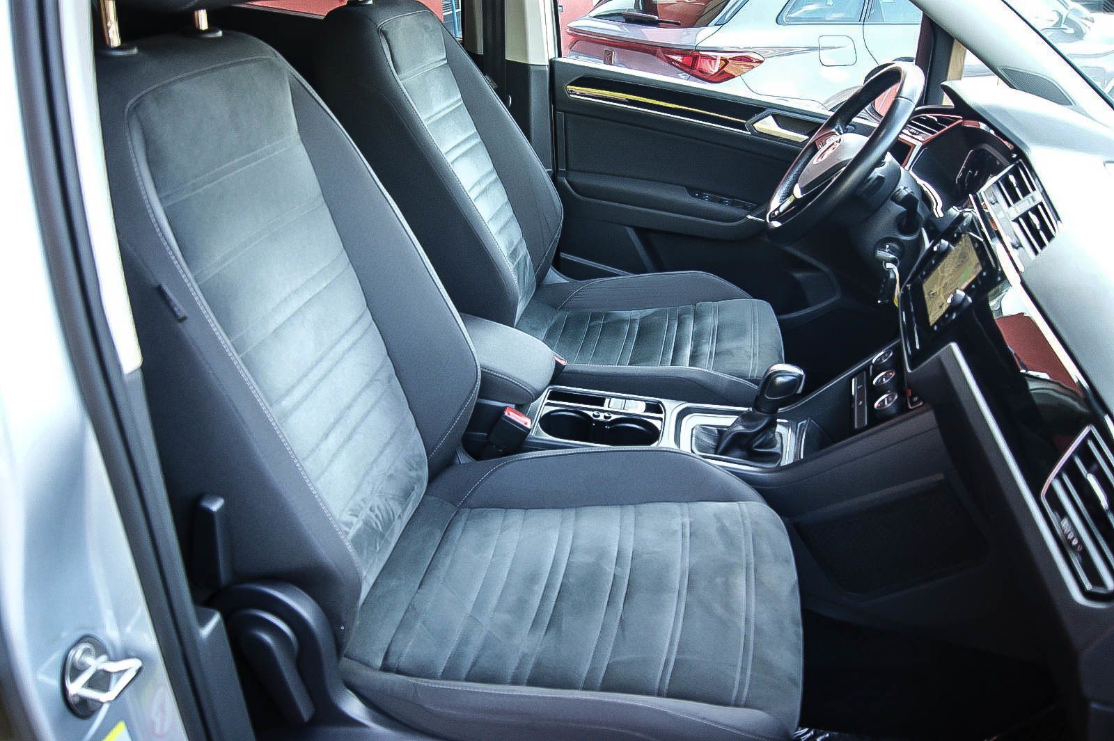 Fahrzeugabbildung Volkswagen Touran 15TSI Comfort DSG 7-SITZER VIRTUAL ANHZV