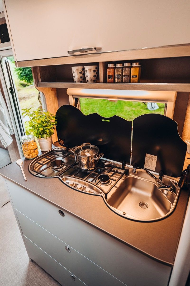 Fahrzeugabbildung Bürstner Premio 495 TK *1.700Kg*Dusche*Paket2*Etagenbett.