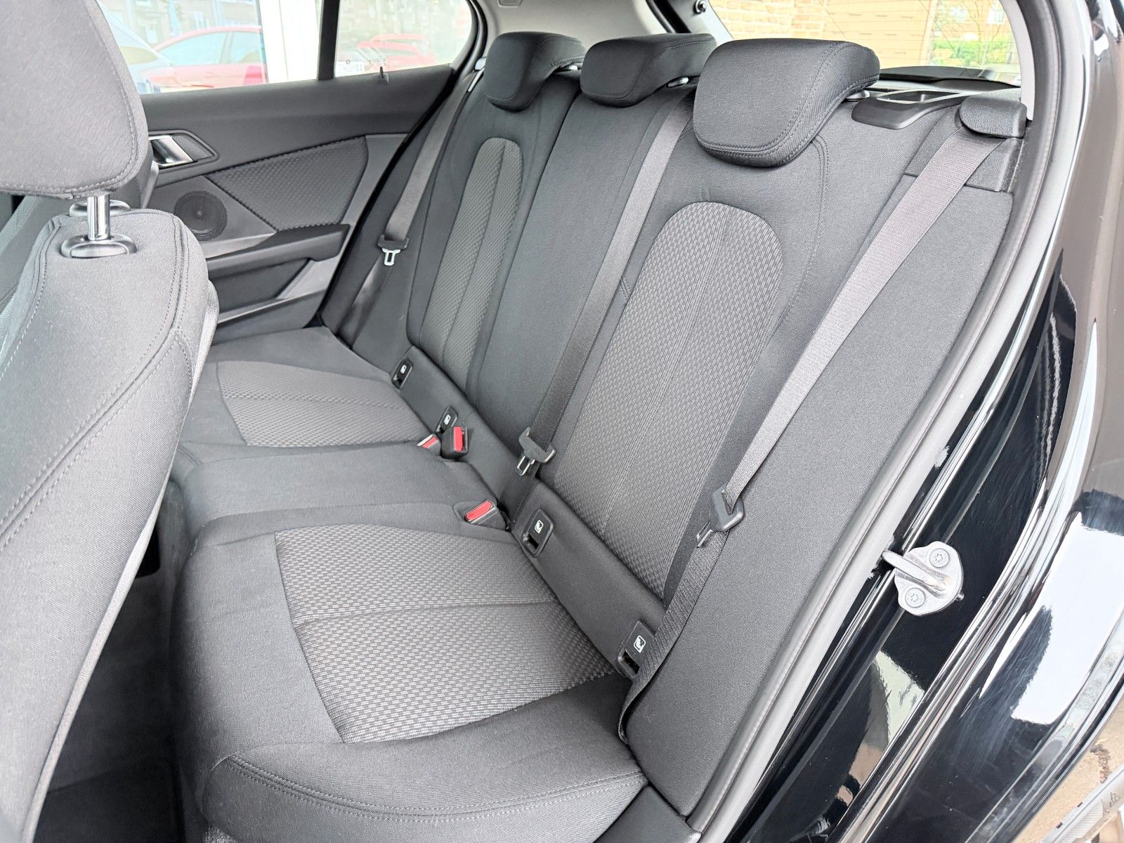 Fahrzeugabbildung BMW 116i Limousine Navi/Bluetooth/PDC/1.Hand