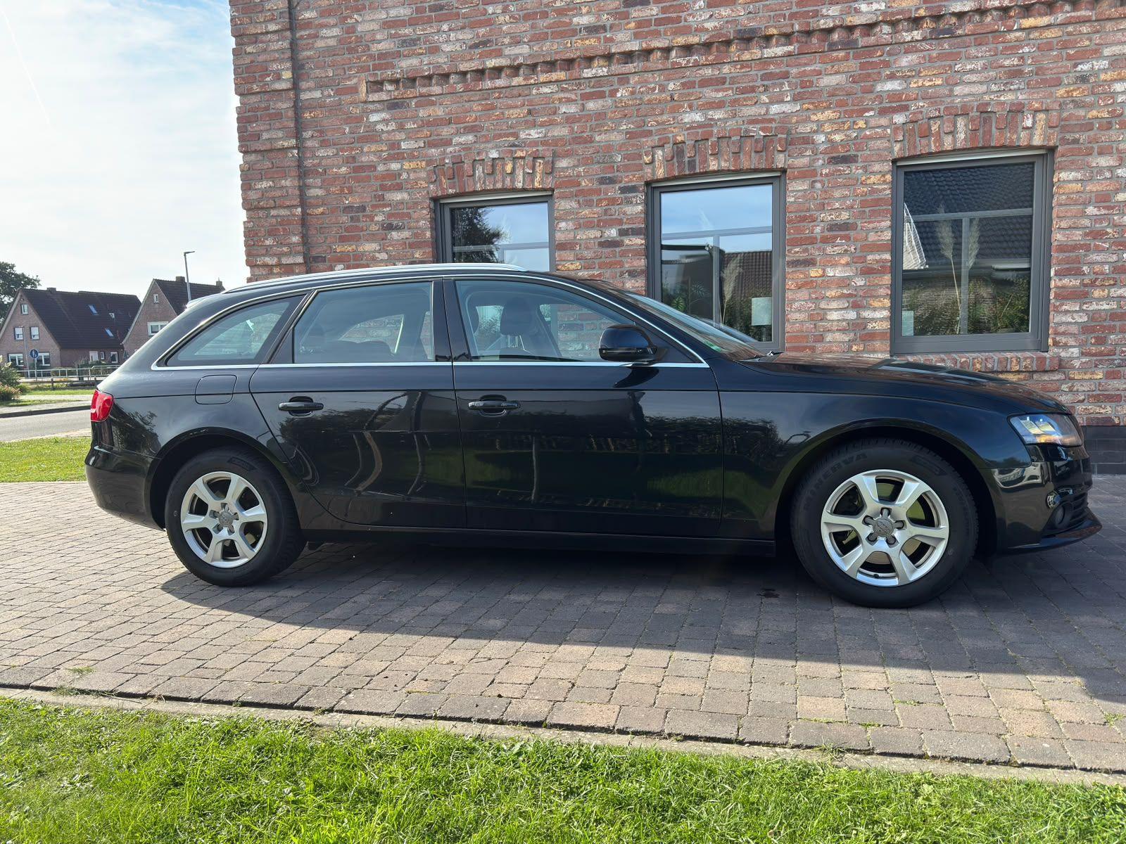 Audi A4 2010 — interior