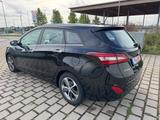 Hyundai 1.6 crdi blue Style Navi R.Kamera Euro6 Pdc Keyl - Hyundai i30 Style mit Diesel-Antrieb