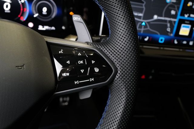 Volkswagen Golf VIII R 4Motion AHK Pano Carbon HKardon 360°