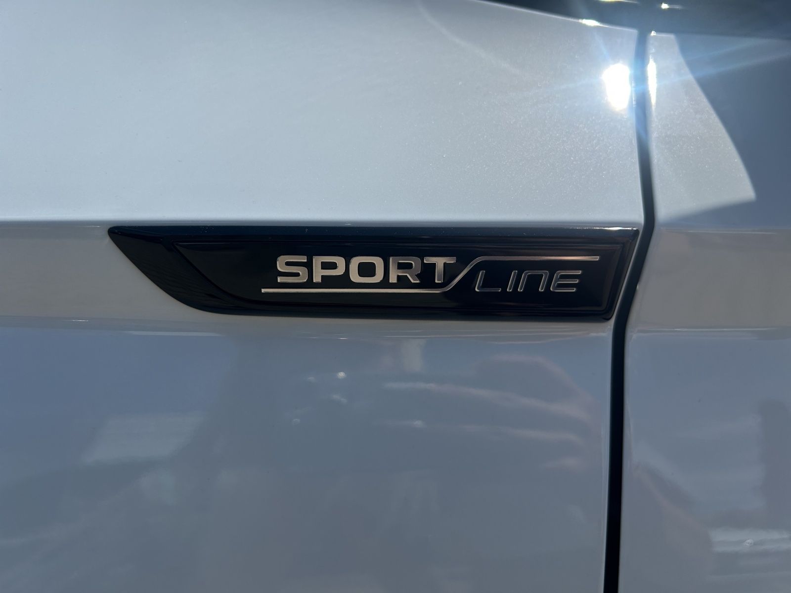 Fahrzeugabbildung SKODA Karoq 2.0 TDI Sportline MATRIX AHK