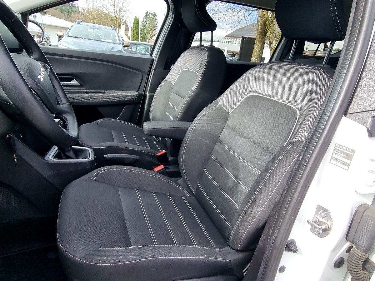 Fahrzeugabbildung Dacia Jogger Expression TCe 110