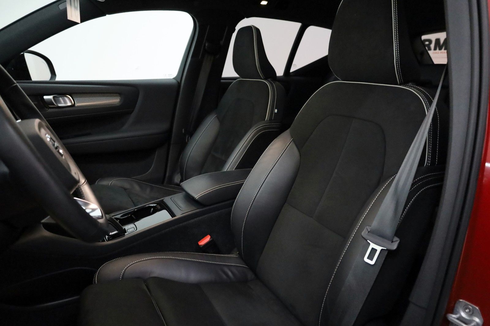 Fahrzeugabbildung Volvo XC40 Pro Twin P8 AWD,T.Leder,Navi,Panorama,AHK