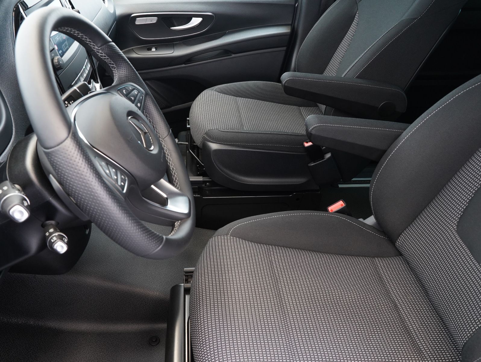Fahrzeugabbildung Mercedes-Benz Vito Tourer 119 CDI Pro 4x4 lang PÖSSL VANSTAR