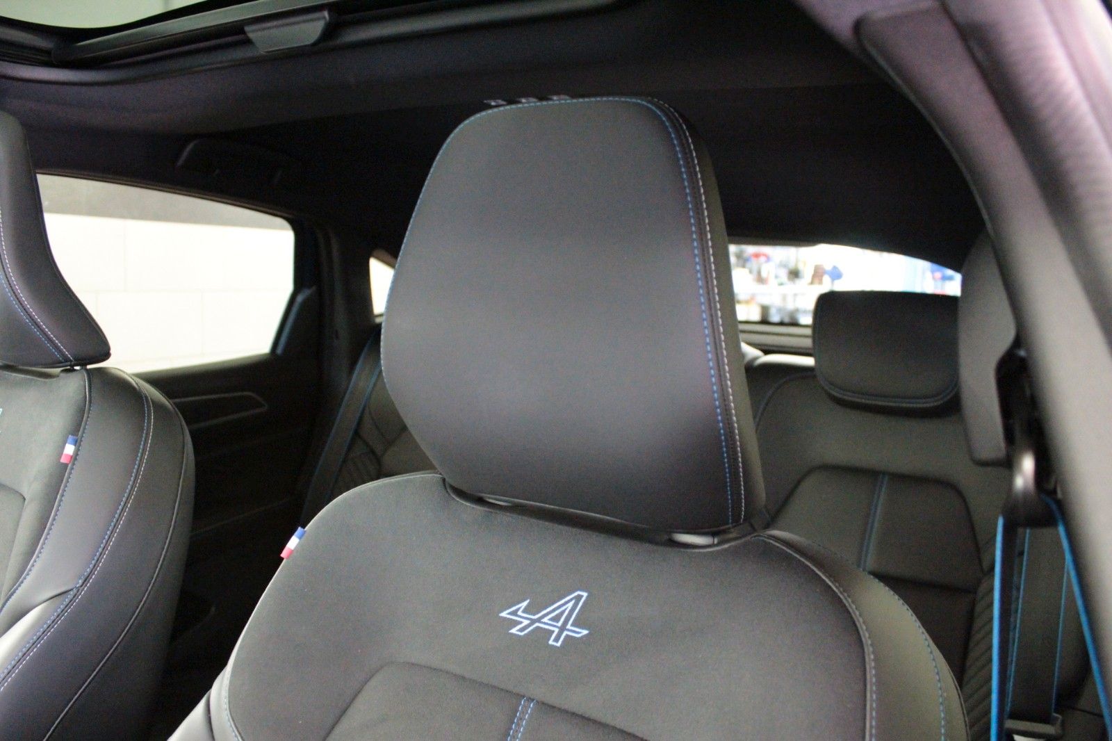 Fahrzeugabbildung Renault Arkana Mild Hybrid 160 EDC Esprit Alpine*15059*