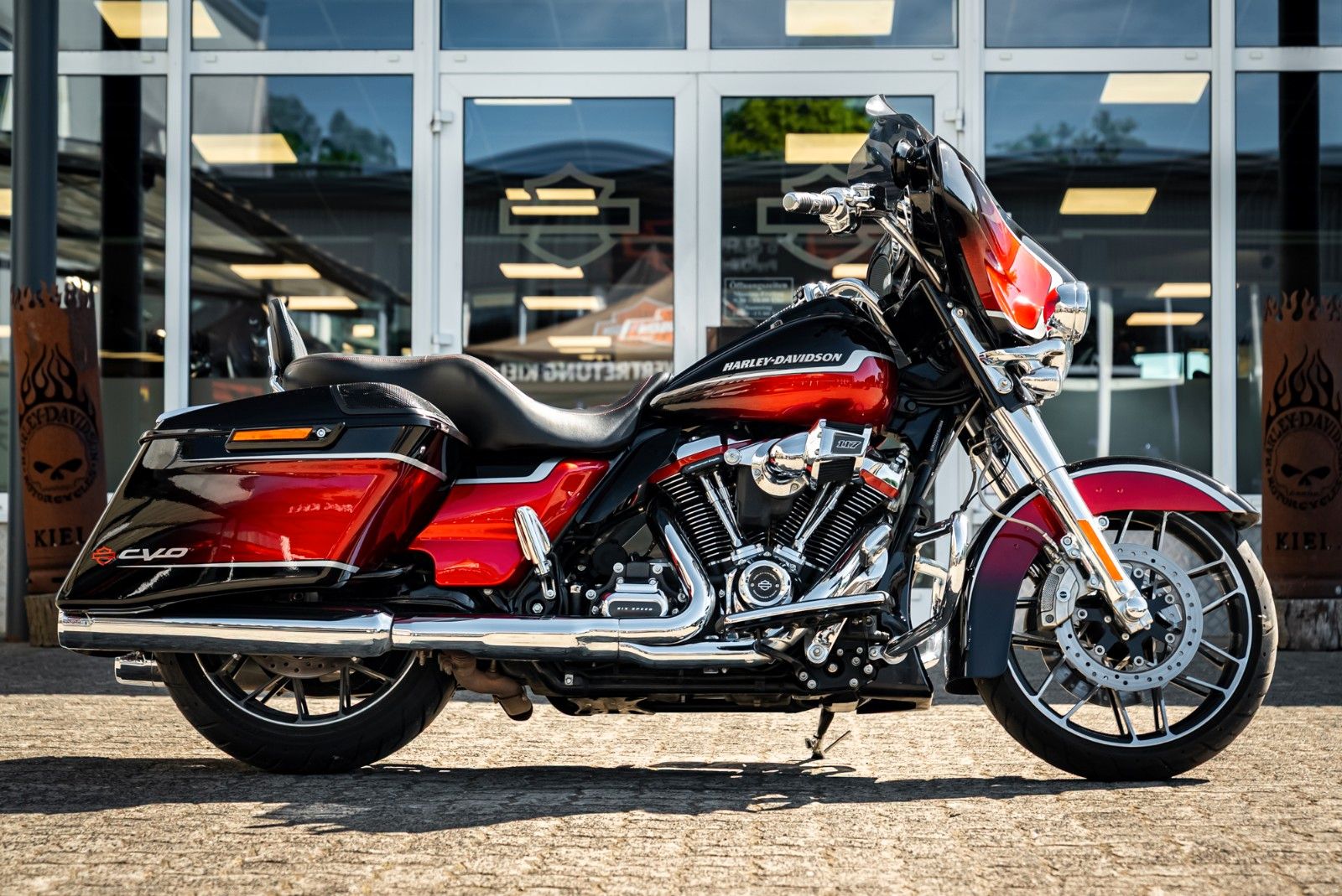 Fahrzeugabbildung Harley-Davidson FLHXSE CVO Street Glide 117 cui - ROCKFORD II