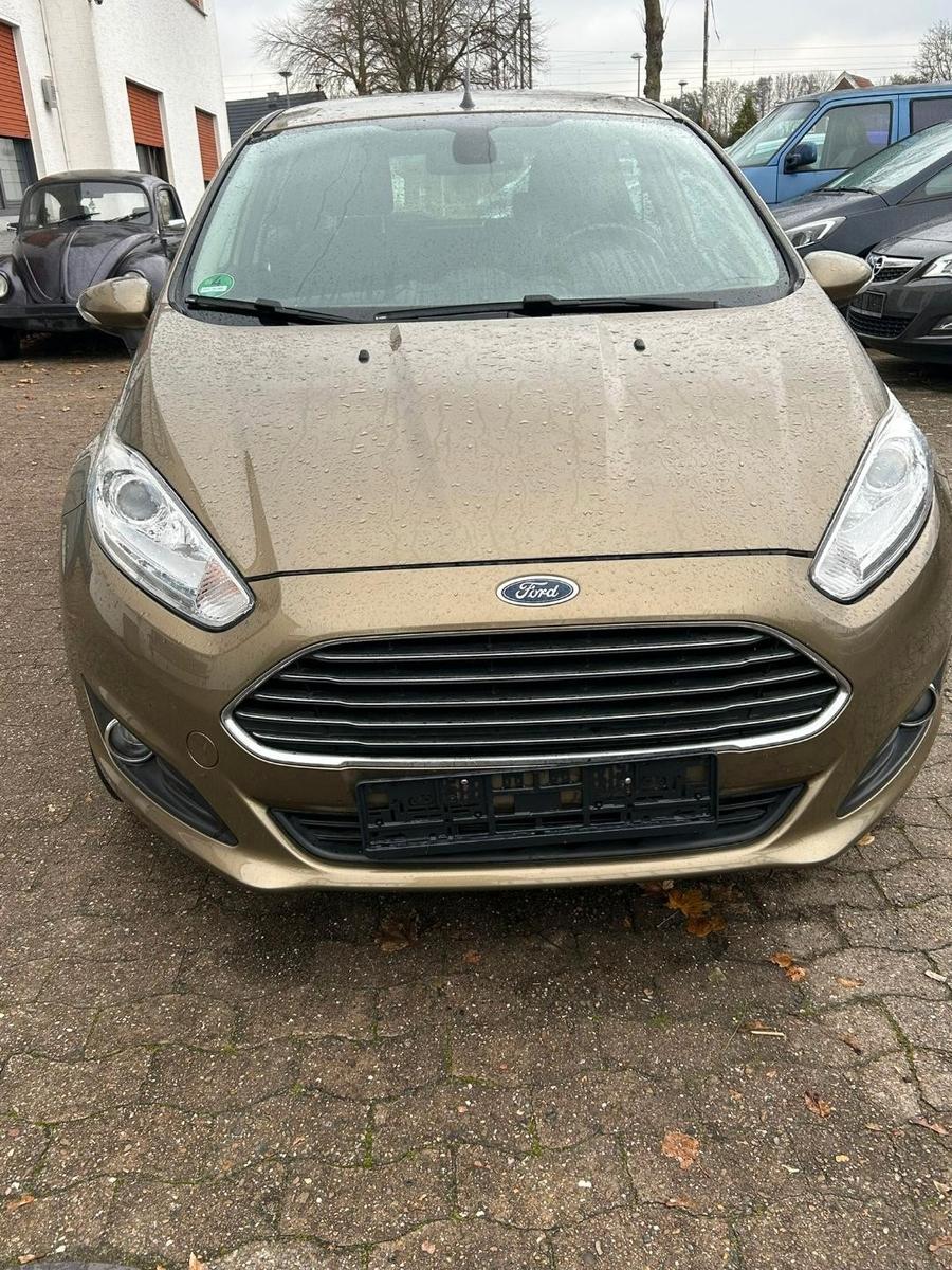 Ford Fiesta Titanium / 1.Hand / Klimaautomatik