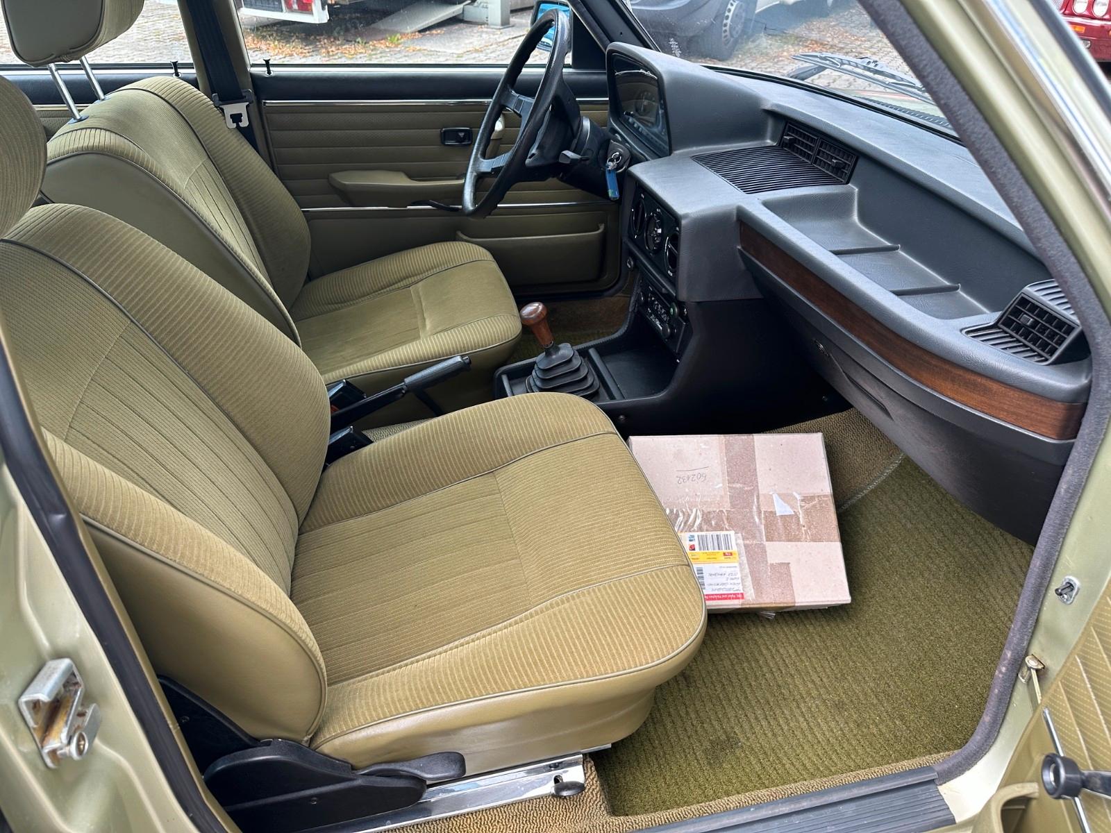 BMW 525 E12 150 CH BVM - TOIT OUVRANT