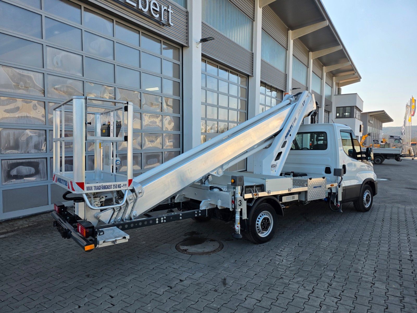 Fahrzeugabbildung Iveco Daily 35S14 *MULTITEL MTE 270*27Meter*