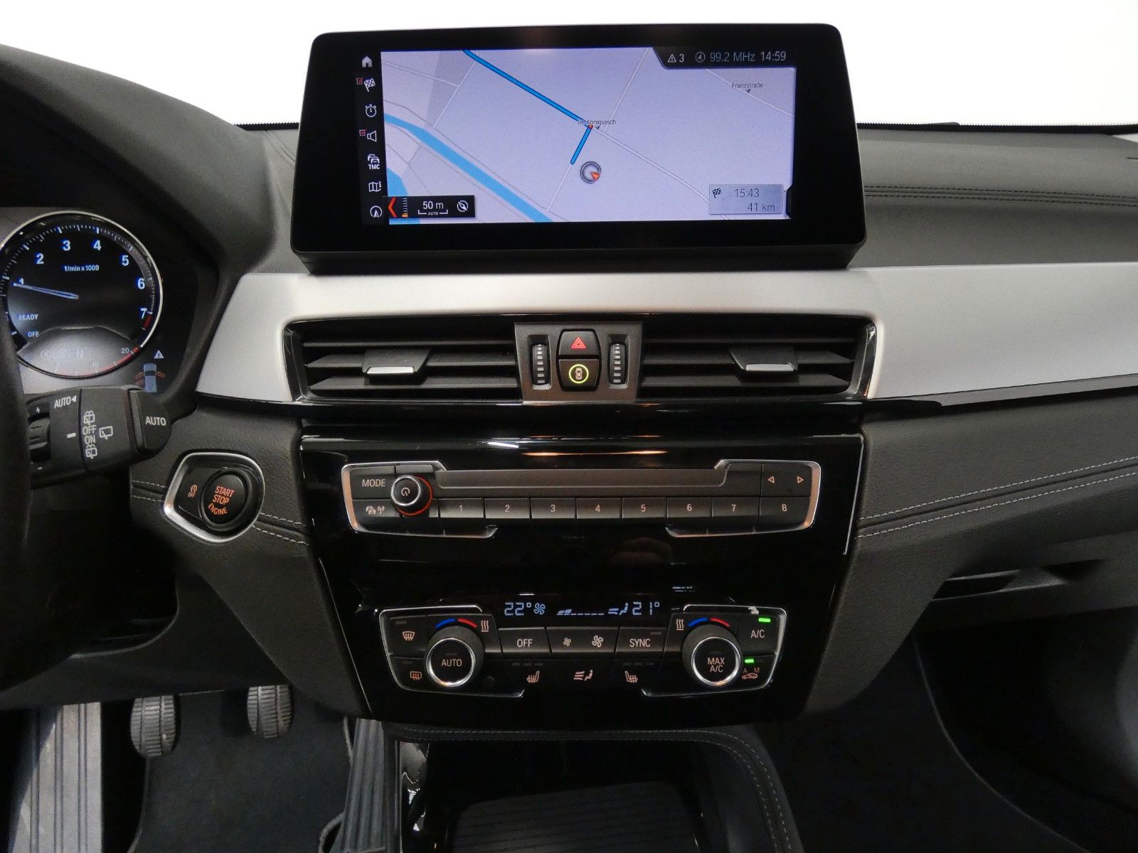 BMW X2 sDrive 18 i Advantage*Navi*HUD*Parktronic foto 22
