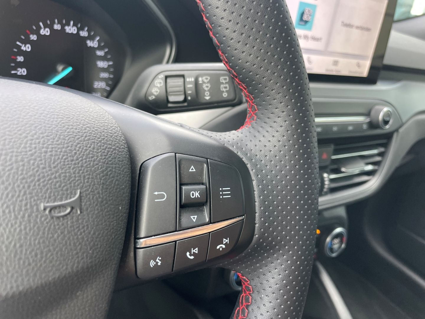 Fahrzeugabbildung Ford Focus Turnier ST-Line X VerkehrszeichenERK Kamer