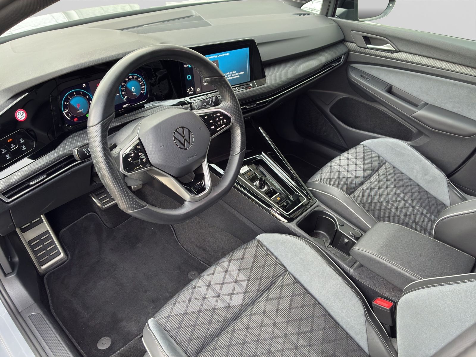 Golf VIII 2.0 TSI DSG R-LINE *BLACK*LED+*APP*