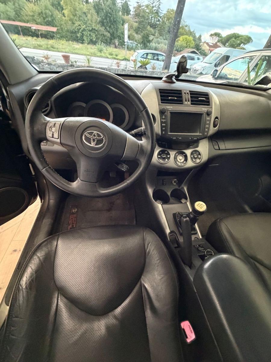 Toyota RAV4 2011 — photo 6