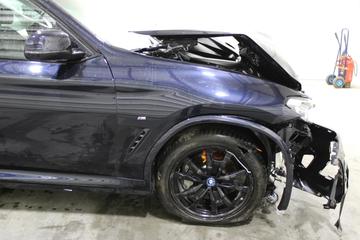 صورة 8 لـ 2025 BMW IX3